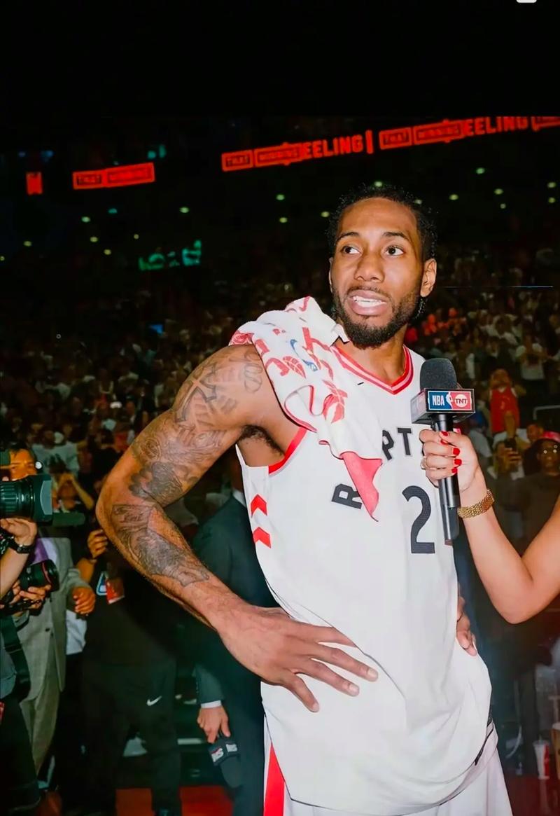 密尔瓦基酿酒人王牌伯恩斯（Corbin Burnes）凭借极其稳定的防御率夺得赛扬奖