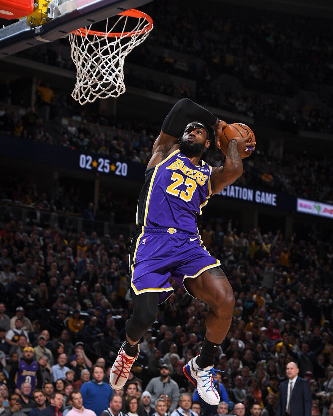 2025 年 12 月 27 日：大谷翔平正式荣膺美联社（AP）年度最佳男运动员，成为史上首位四度获奖的棒球球星