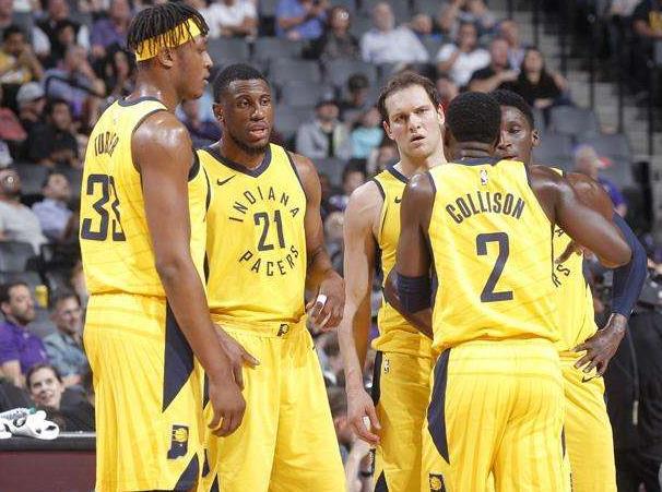 杰基·罗宾逊的 42 号球衣在 1997 年正式在全联盟范围内永久退役