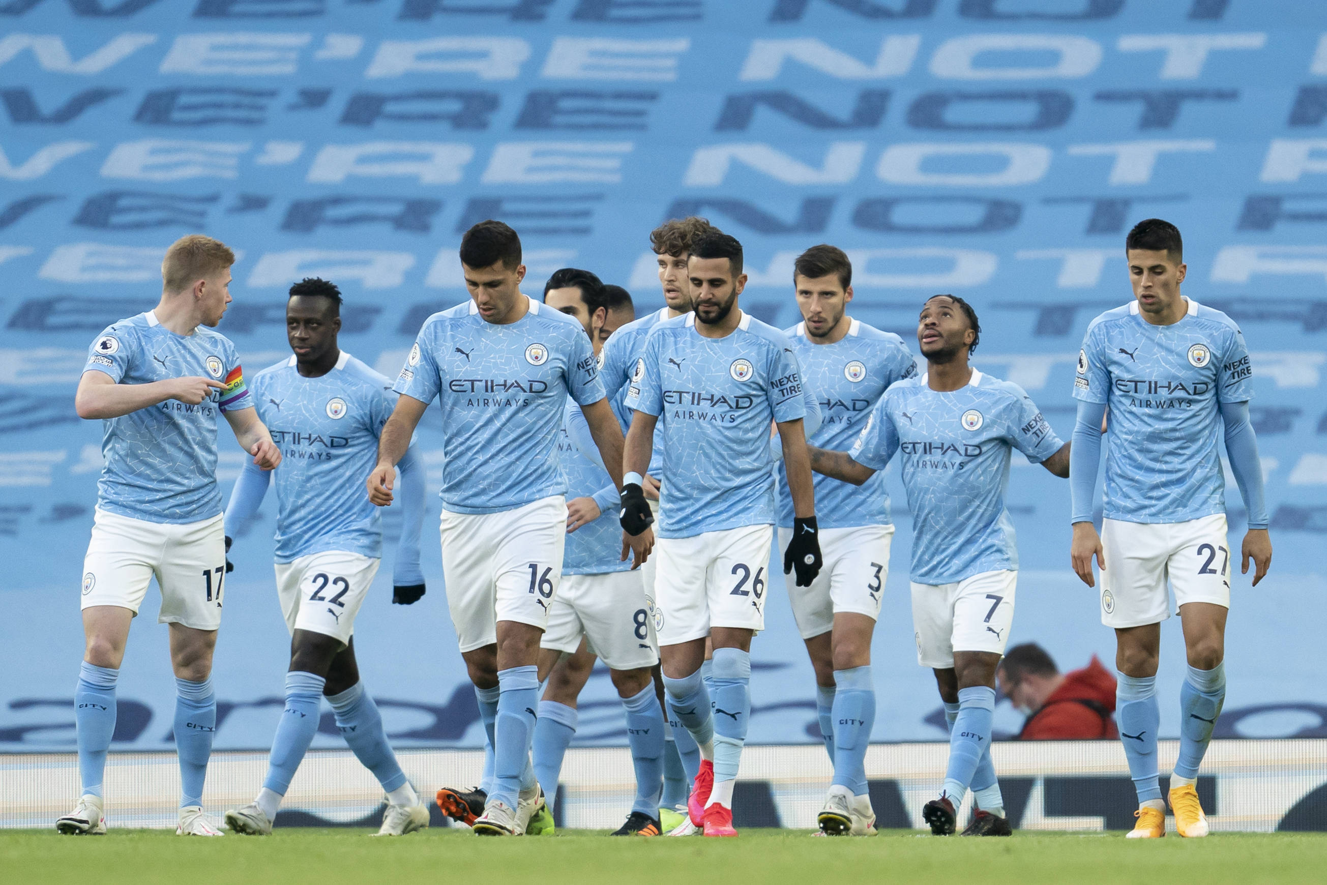 破案了，施罗德想打的湖人球员是谁？名记：超巨，在走廊差点被打