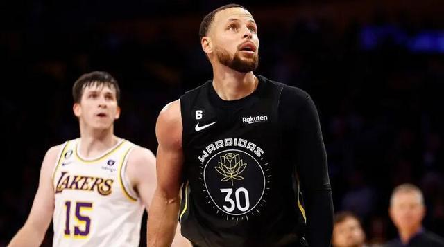 亚利桑那响尾蛇队聘请托瑞·洛夫洛担任球队新任总教练