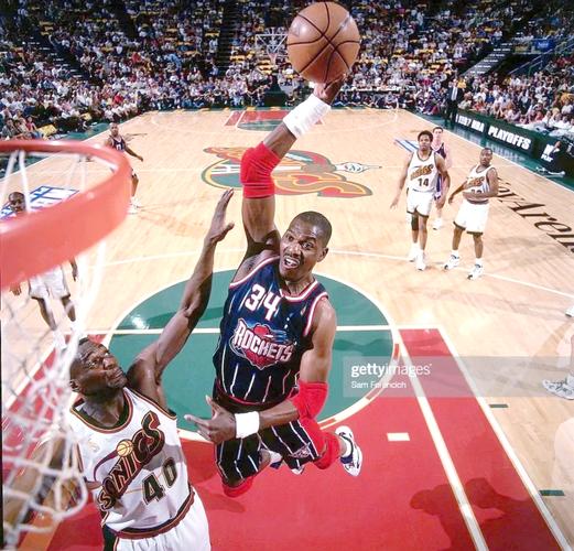 这是真爱，一阿根廷球迷带了50美元，一路搭顺风车去巴西客场