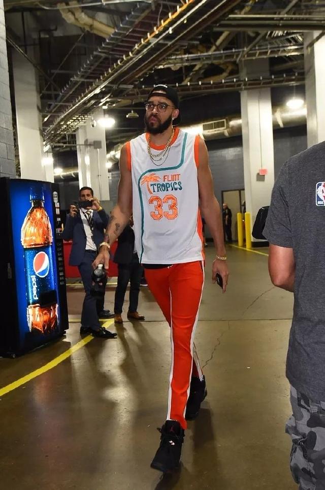 罗塞尼尔有何特点？强调控球逼抢，待年轻人宽容