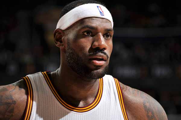 2021 赛季：大都会队王牌投手德格罗姆由于伤病，单季仅投 92 局但防御率仅 1.08