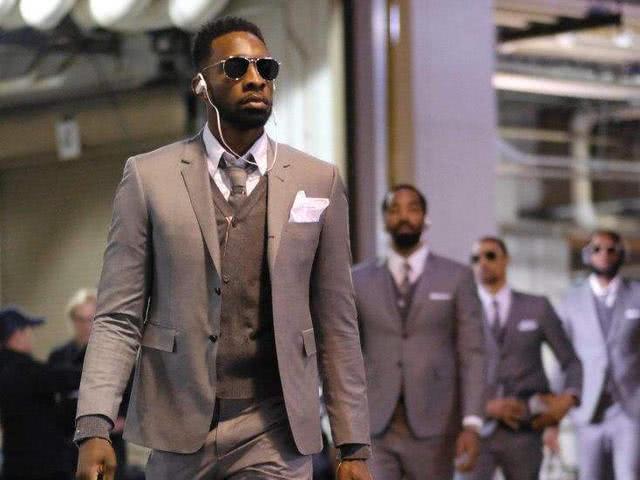 [NBA-湖人] 雷迪克：湖人近六场打得很拼 想变强需要更多优质轮换