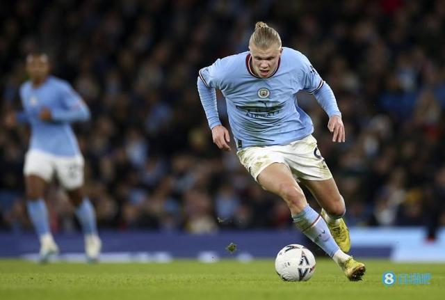 国脚关键头球助球队赢下比赛